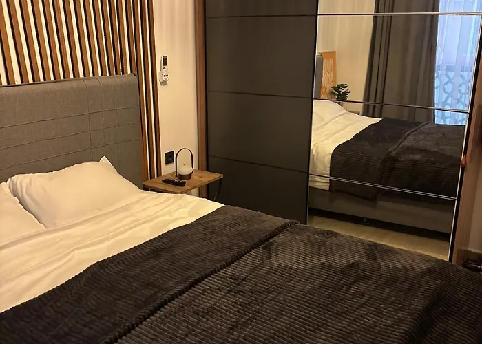 Bright Modern Flat - Pool & Garden Near Shops Apartamento *