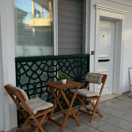 Bright Modern Flat - Pool & Garden Near Shops דירה *