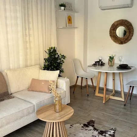 Apartman Bright Modern Flat - Pool & Garden Near Shops *